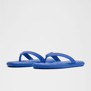 Lululemon Athletica Women's Restfeel Flip-Flop in Blue